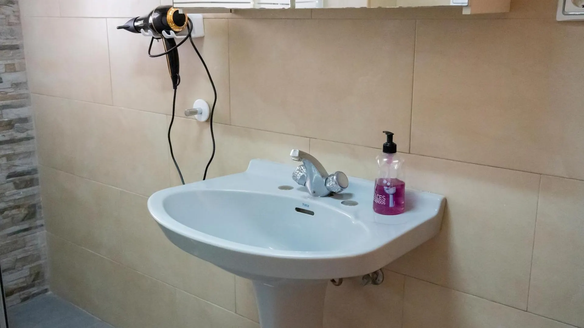 Homestay Habitacion Doble En La Victoria Malaga